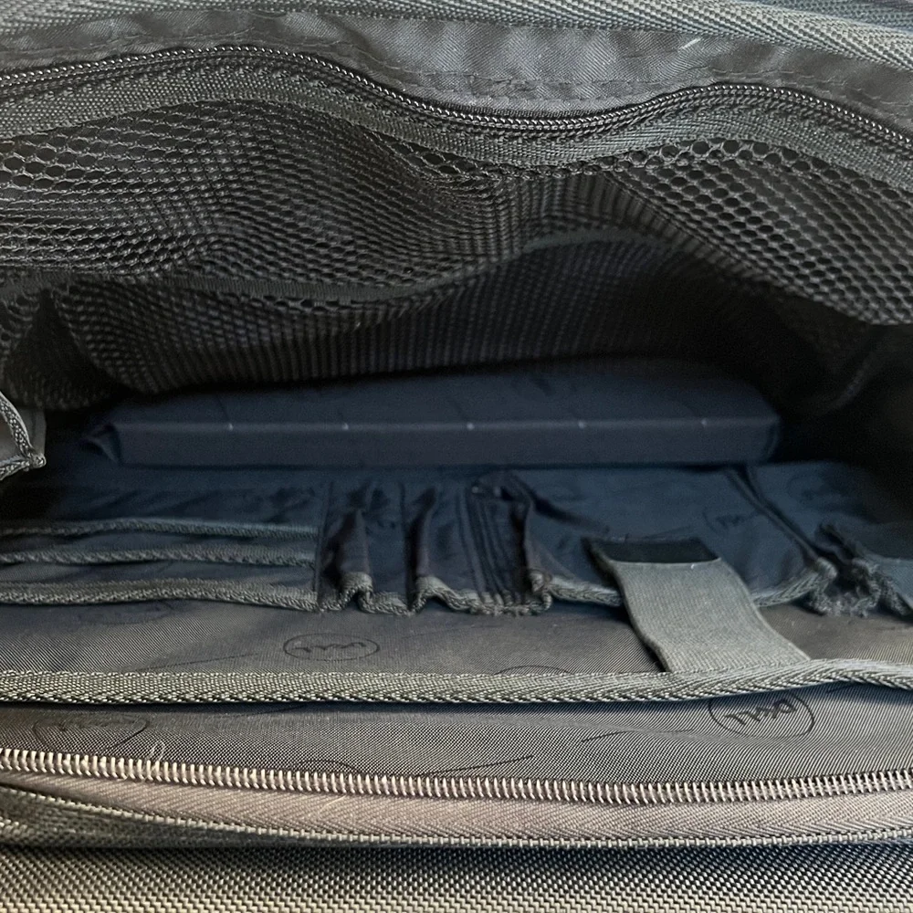 Genuine Dell 17 1/2” x 14” Black Nylon Classic Travel Laptop Bag Shoulder Strap